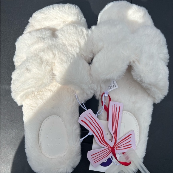 A New Day Cream Fuzzy Slippers - Picture 1 of 2